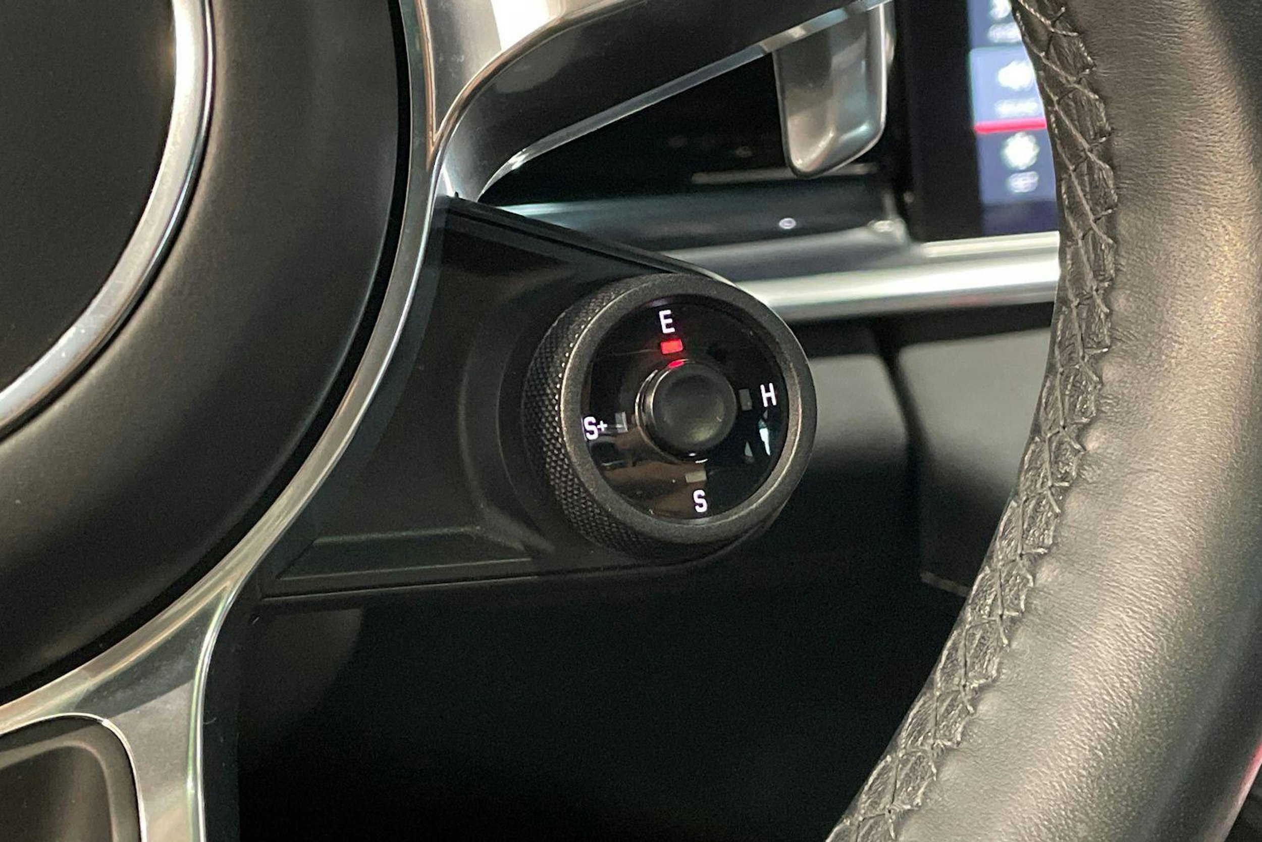 Harmaa Porsche Panamera 2020 kuva 17.