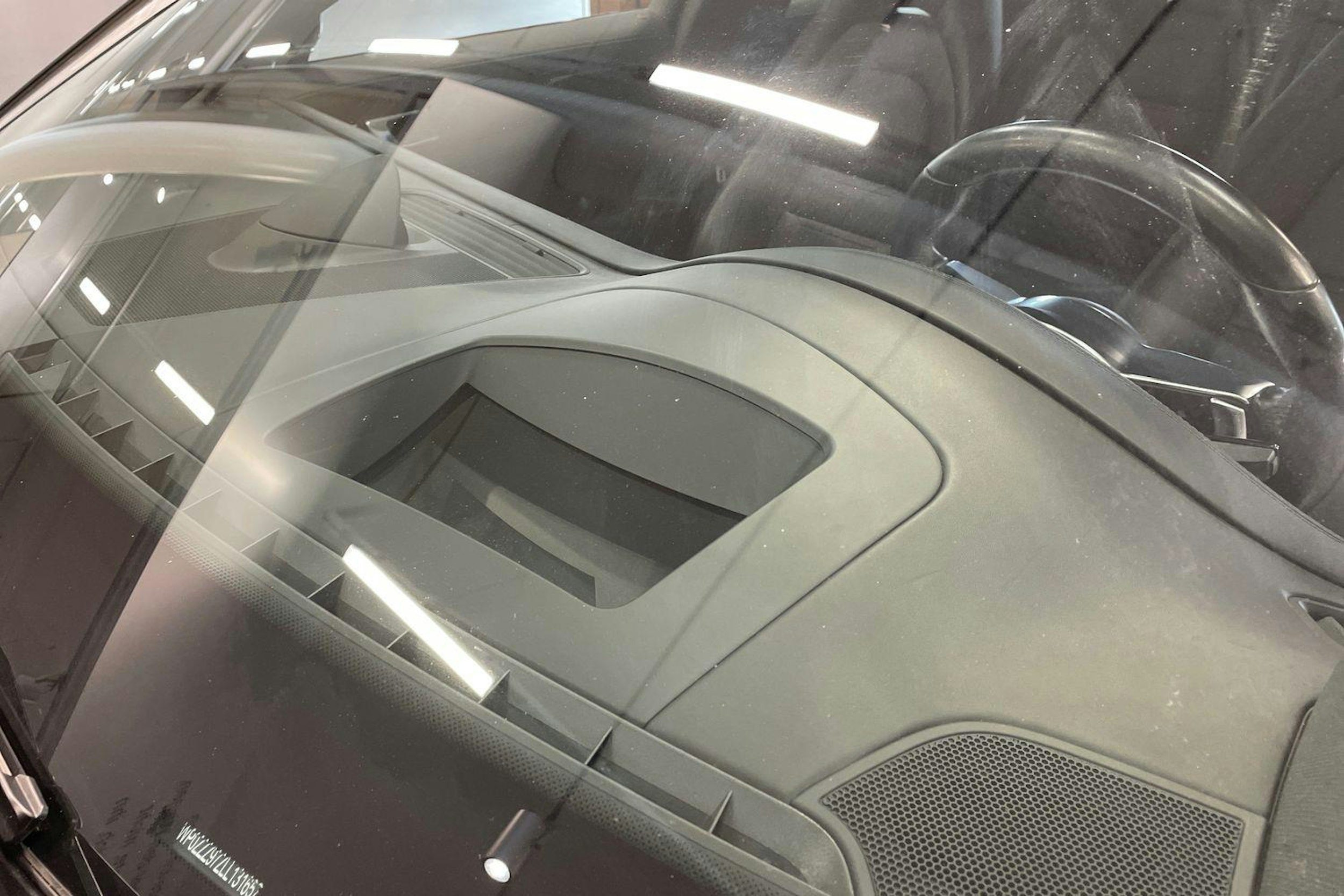 Harmaa Porsche Panamera 2020 kuva 19.