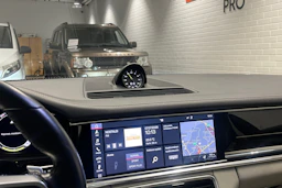 harmaa Porsche Panamera 2020 kuva 13.