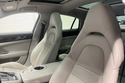 harmaa Porsche Panamera 2020 kuva 21.