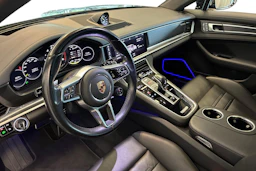 Musta Porsche Panamera 2020 kuva 6.