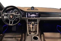 Musta Porsche Panamera 2020 kuva 7.