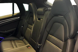 Musta Porsche Panamera 2020 kuva 8.