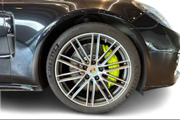 Musta Porsche Panamera 2020 kuva 9.