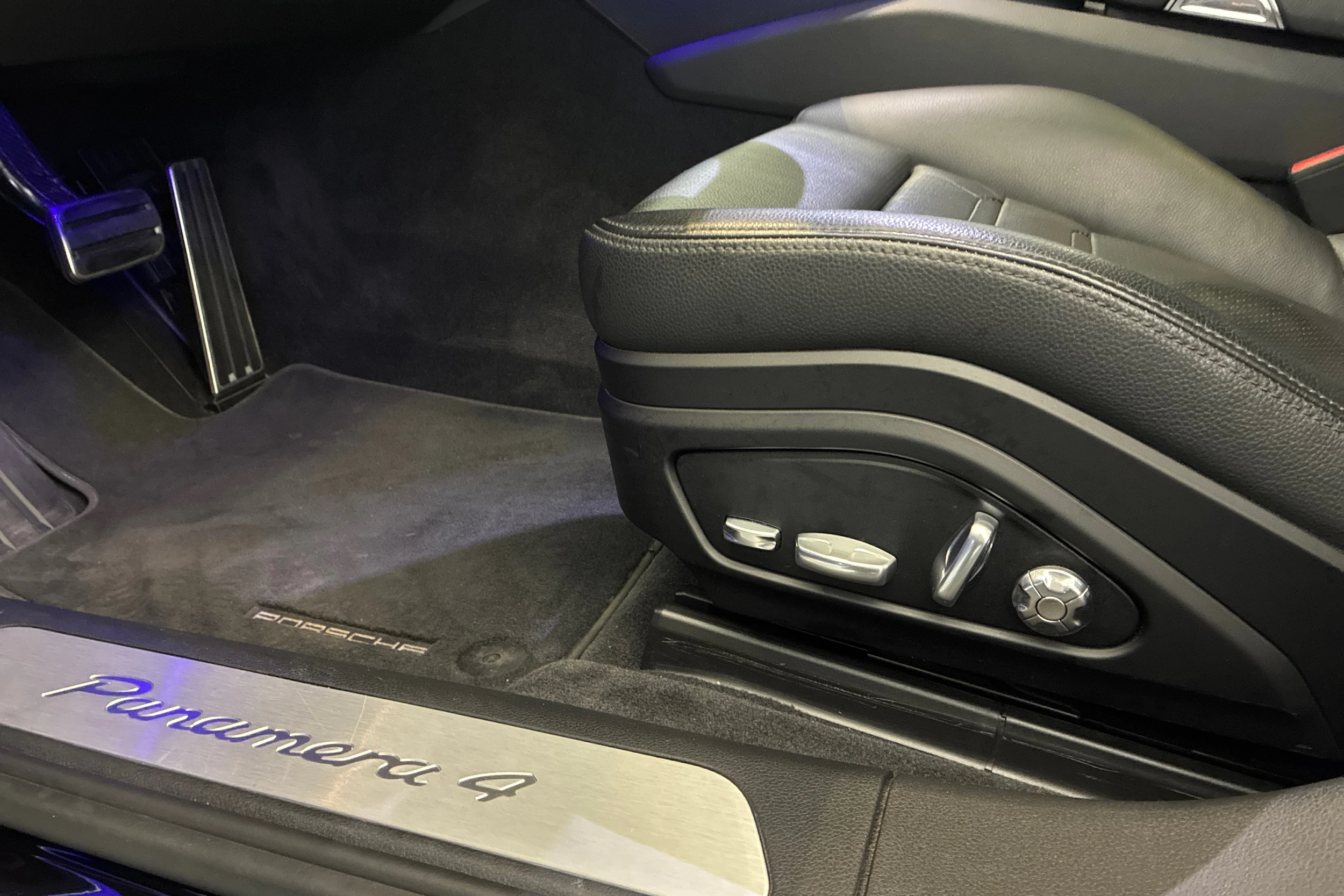 Musta Porsche Panamera 2020 kuva 14.