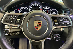 Musta Porsche Panamera 2020 kuva 16.