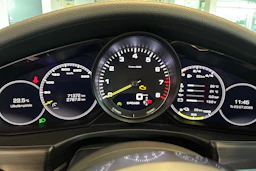 Musta Porsche Panamera 2020 kuva 17.