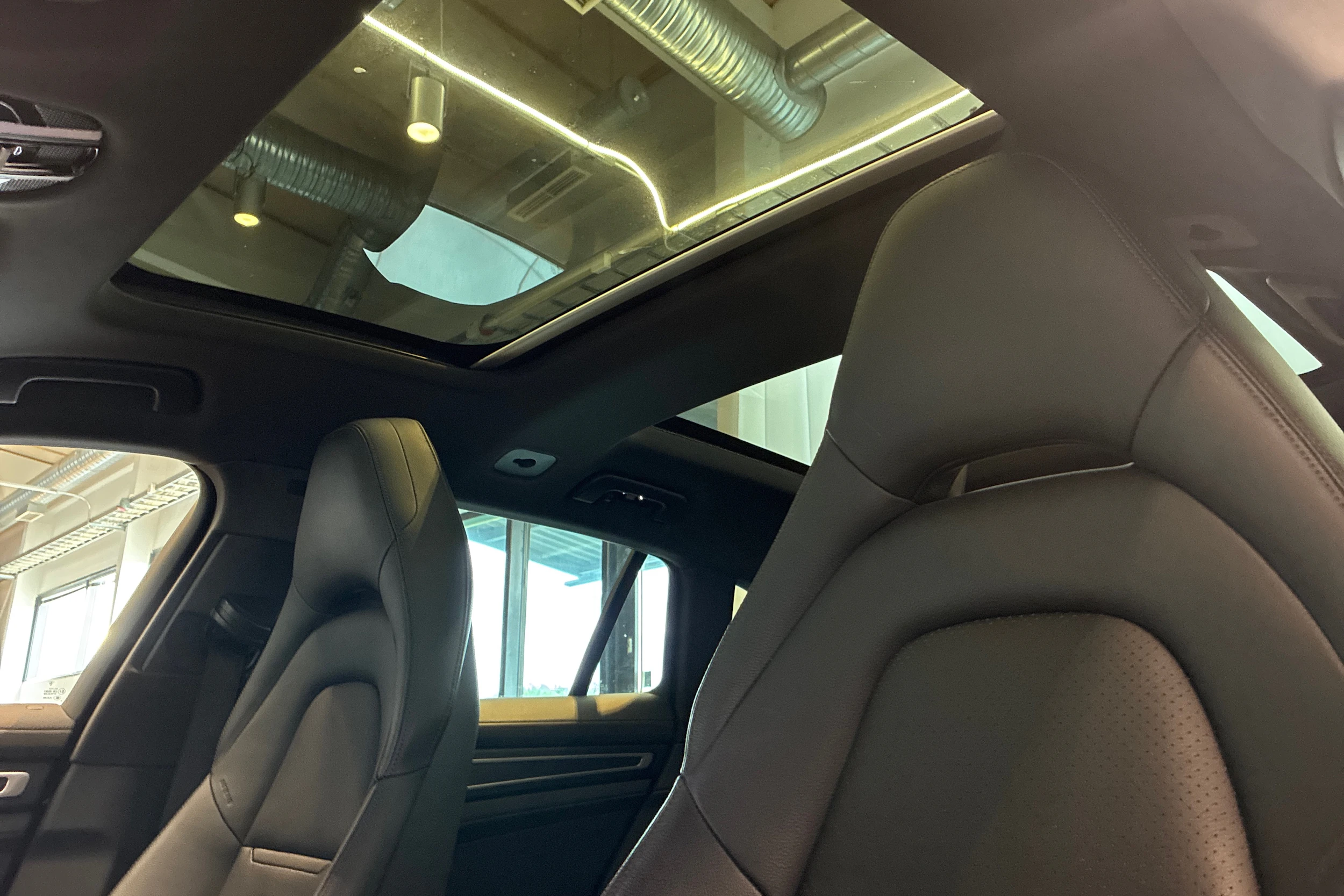 Musta Porsche Panamera 2020 kuva 20.