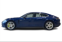 sininen Porsche Panamera 2021 kuva 5.