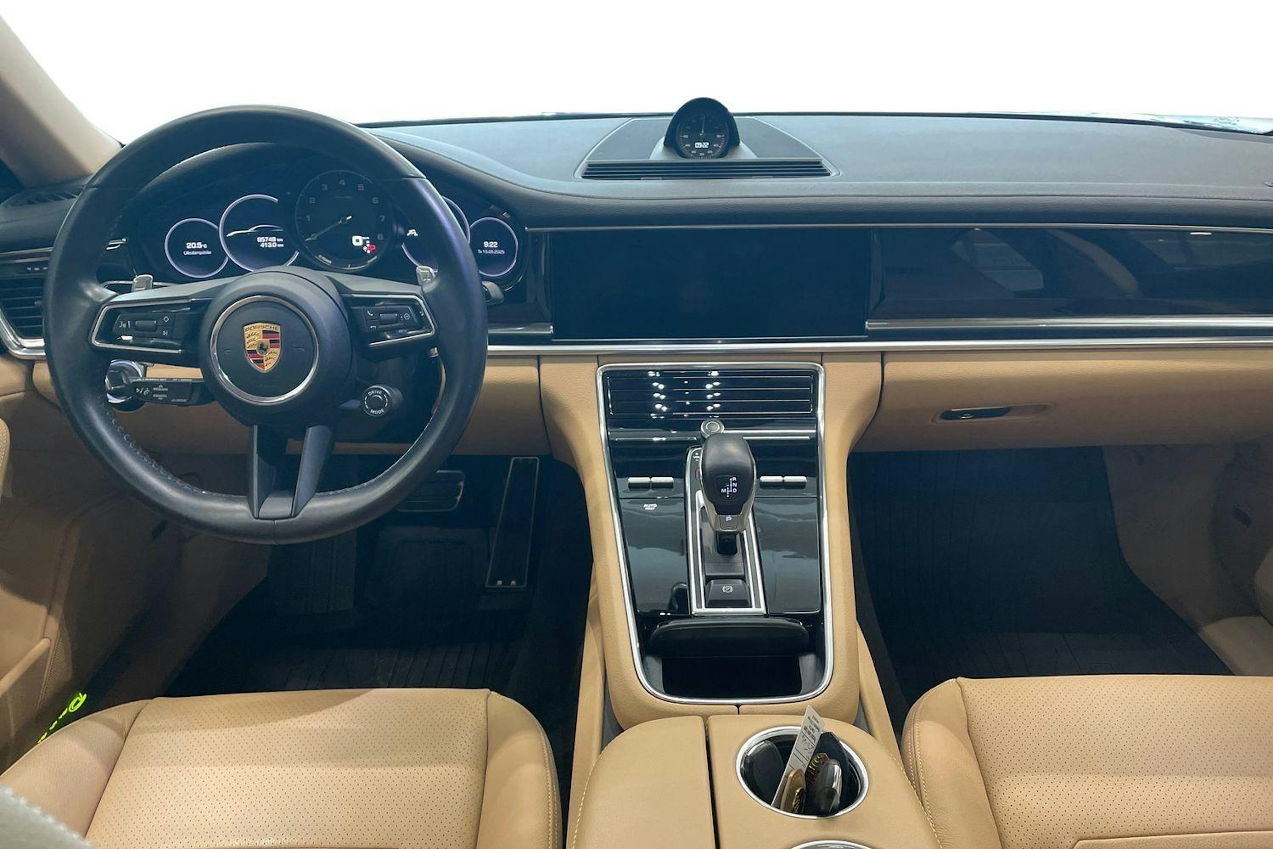 sininen Porsche Panamera 2021 kuva 7.