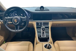 sininen Porsche Panamera 2021 kuva 7.