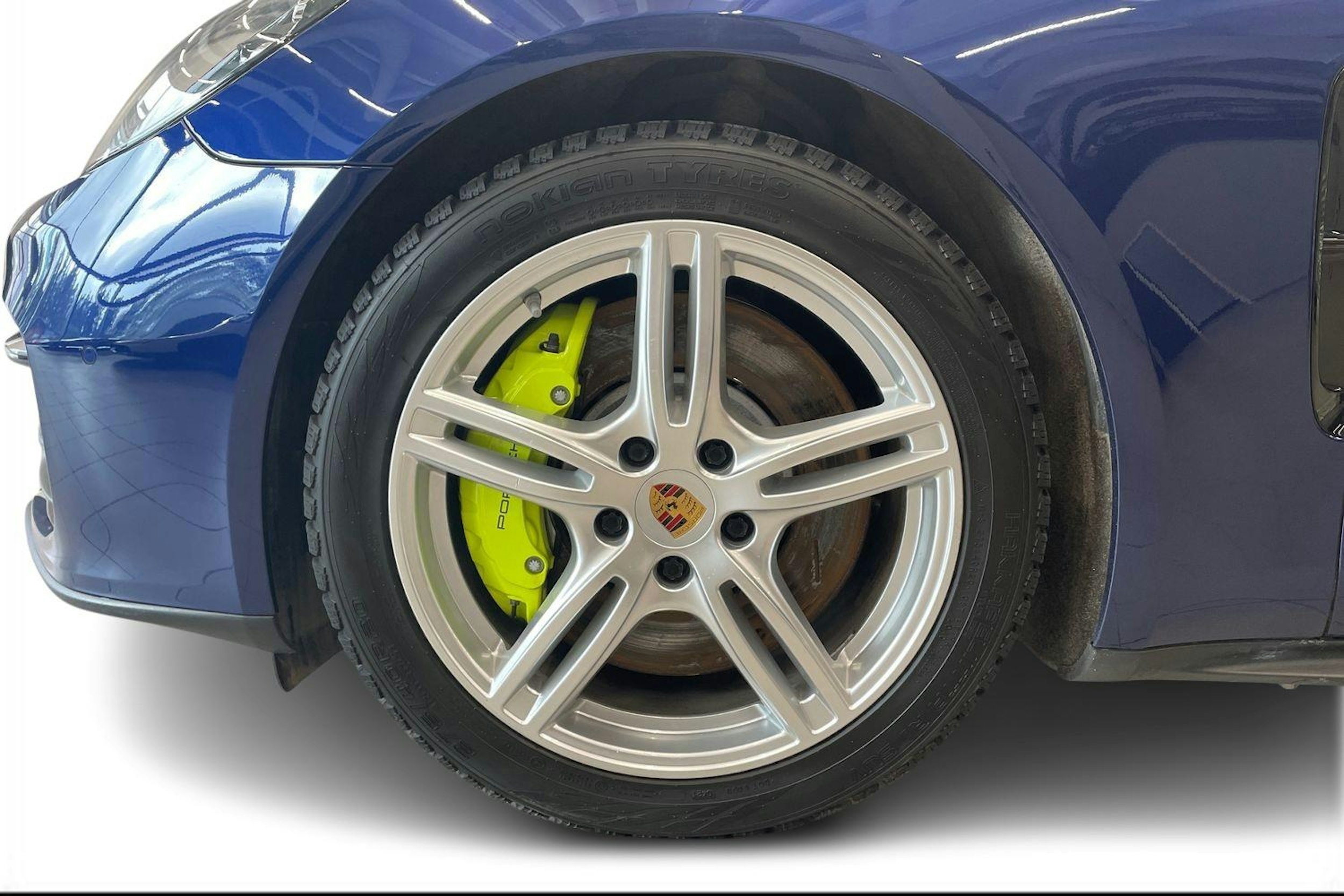 sininen Porsche Panamera 2021 kuva 9.