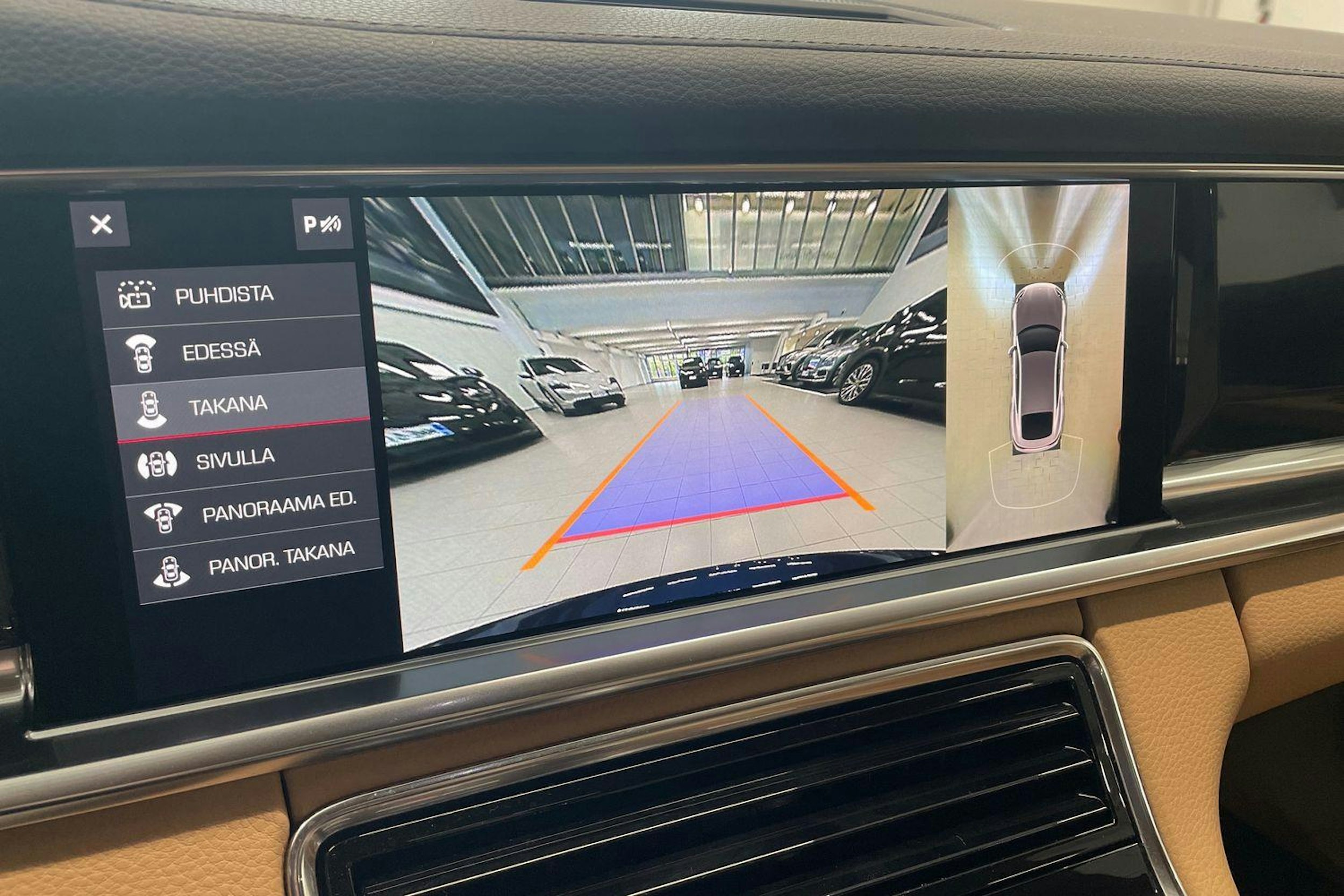 sininen Porsche Panamera 2021 kuva 14.
