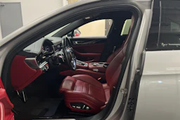 harmaa Porsche Panamera 2021 kuva 12.