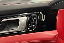 harmaa Porsche Panamera 2021 kuva 13.