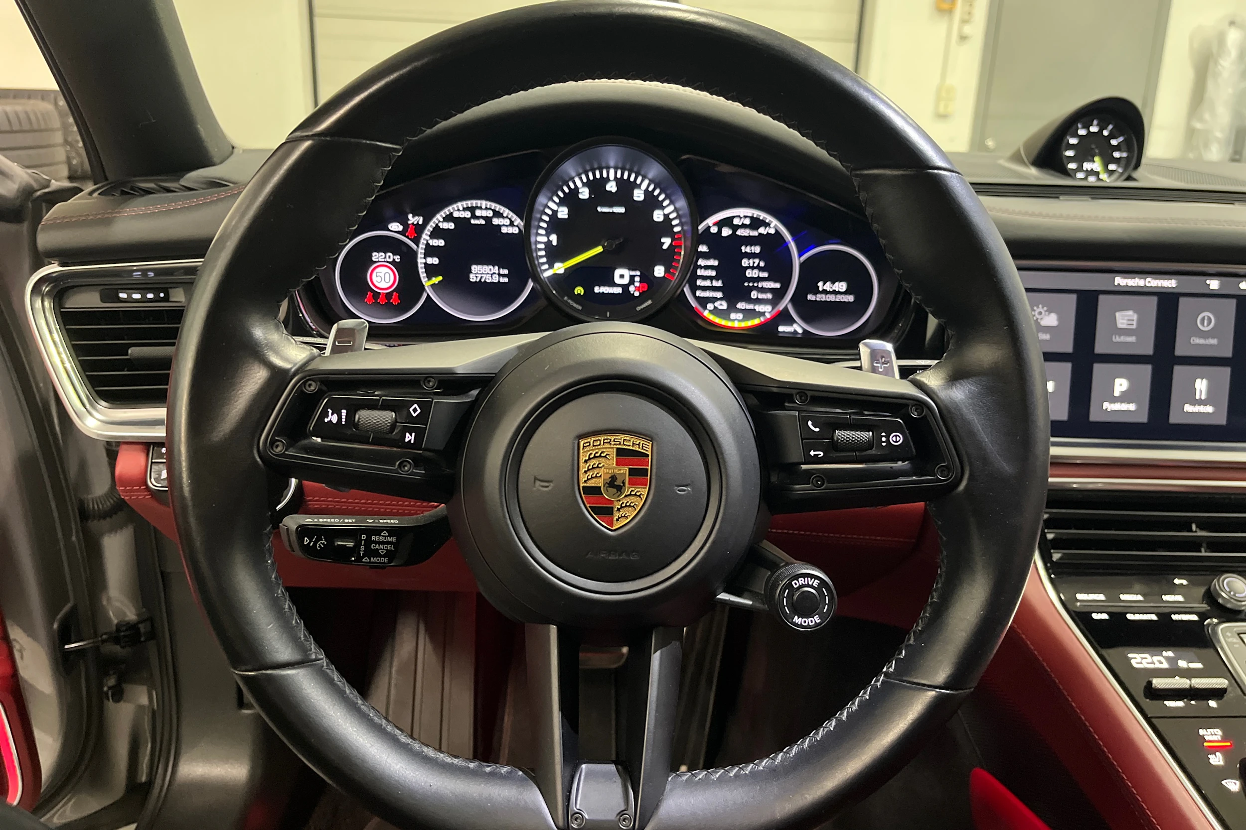 harmaa Porsche Panamera 2021 kuva 15.