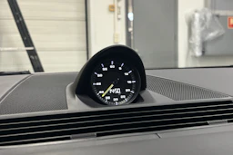 harmaa Porsche Panamera 2021 kuva 17.