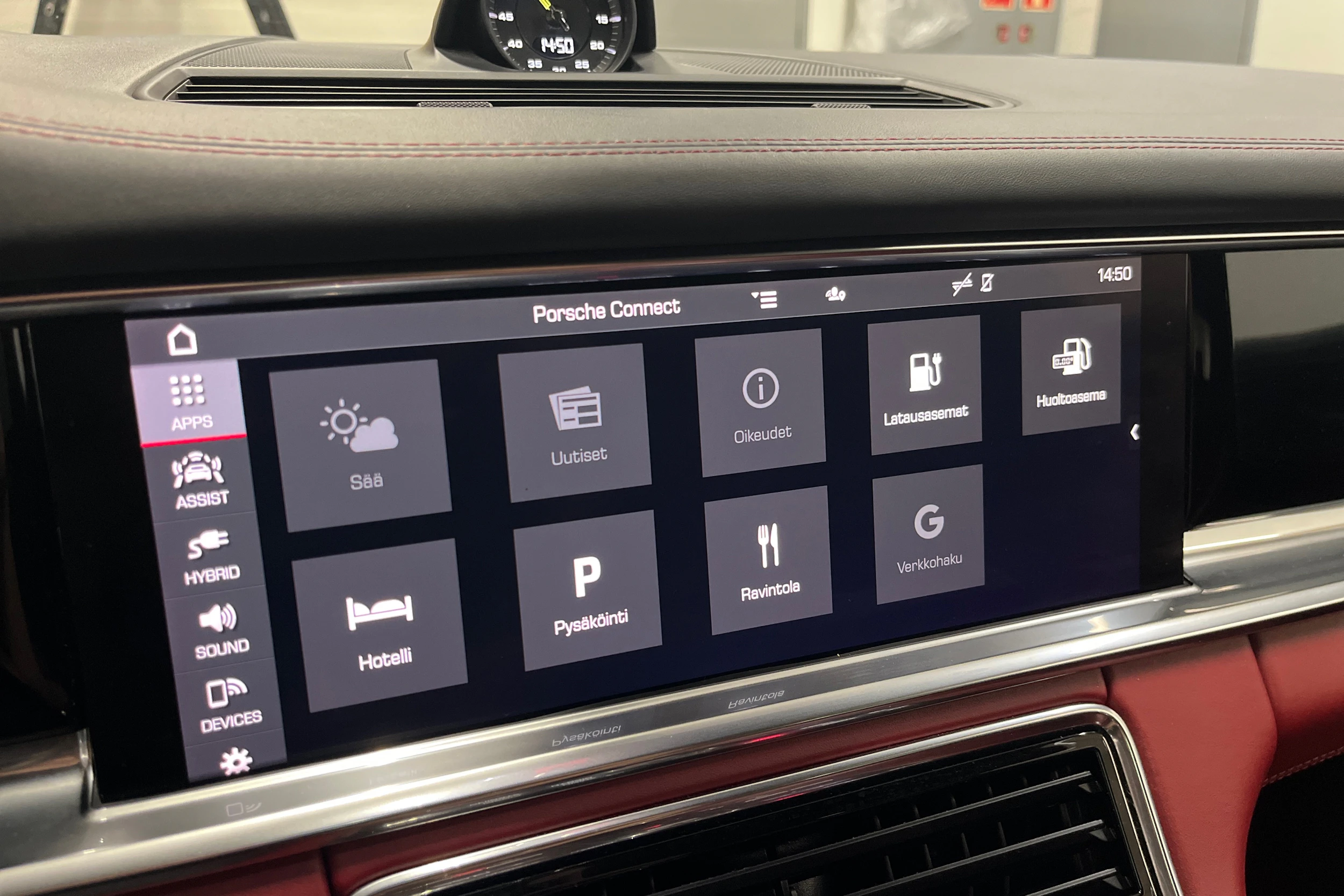 harmaa Porsche Panamera 2021 kuva 18.
