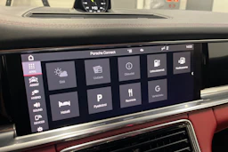 harmaa Porsche Panamera 2021 kuva 18.