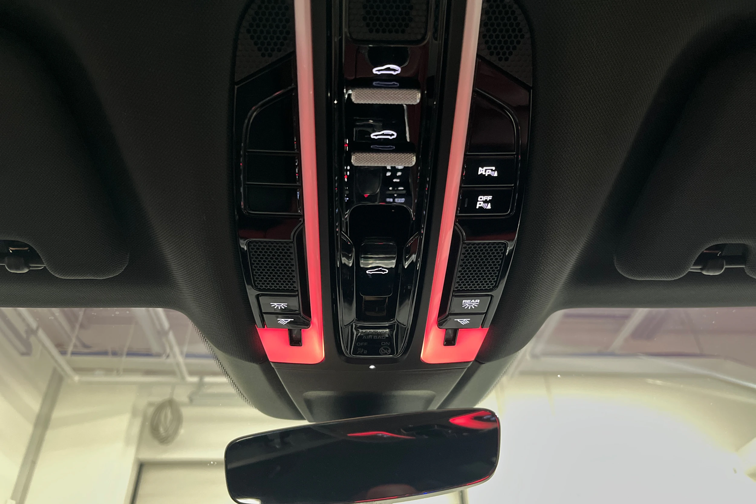 harmaa Porsche Panamera 2021 kuva 19.