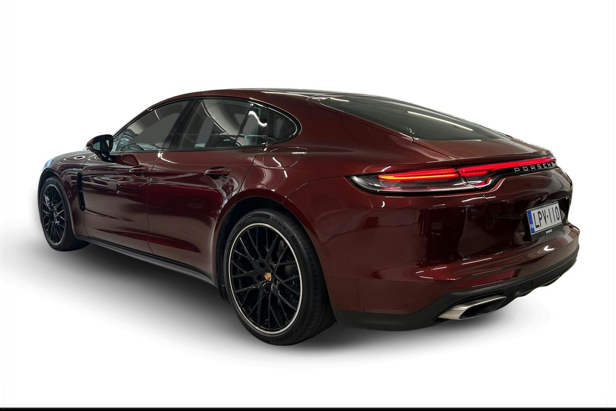 met. Punainen Porsche Panamera 2021 kuva 2.