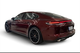 met. Punainen Porsche Panamera 2021 kuva 2.