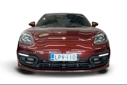 met. Punainen Porsche Panamera 2021 kuva 4.