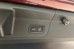met. Punainen Porsche Panamera 2021 kuva 14.