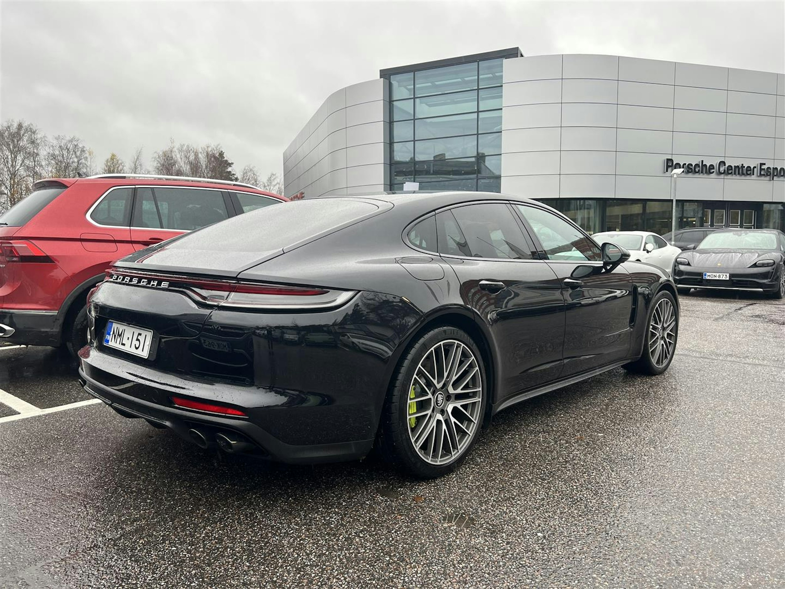 Musta Porsche Panamera 2021 kuva 2.