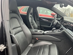 Musta Porsche Panamera 2021 kuva 3.