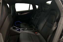 Musta Porsche Panamera 2021 kuva 7.