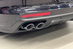 Musta Porsche Panamera 2021 kuva 13.