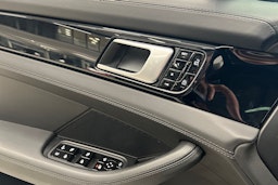 Musta Porsche Panamera 2021 kuva 18.