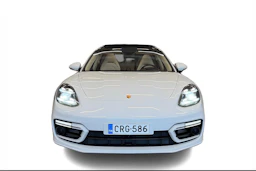 valkoinen Porsche Panamera 2022 kuva 5.