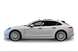 valkoinen Porsche Panamera 2022 kuva 6.