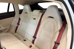 valkoinen Porsche Panamera 2022 kuva 10.
