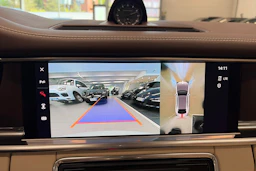 valkoinen Porsche Panamera 2022 kuva 20.