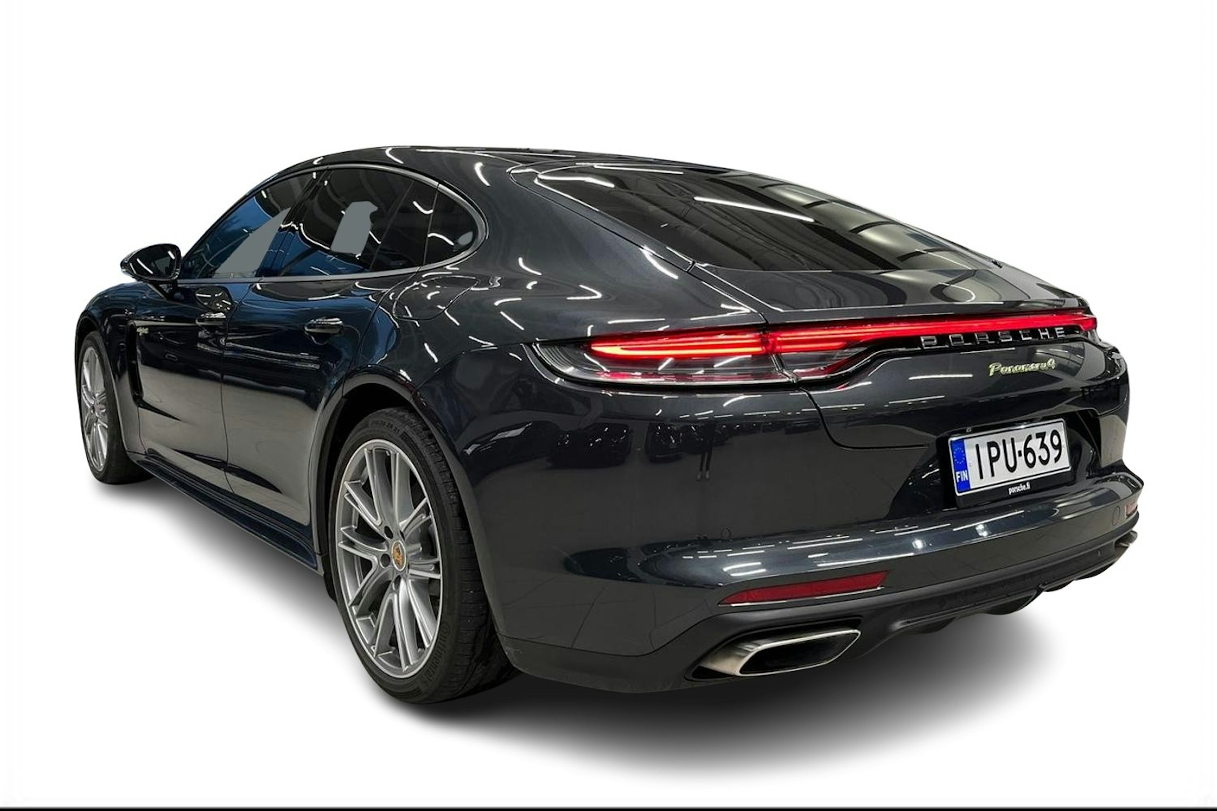 Harmaa Porsche Panamera 2022 kuva 2.