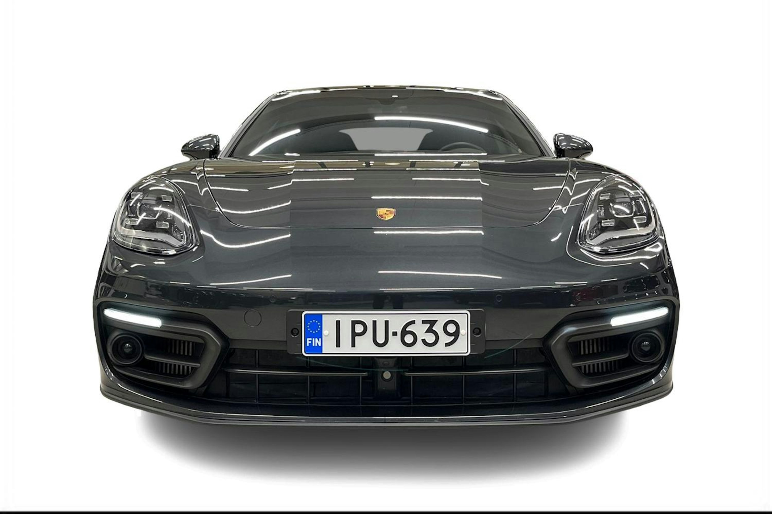 Harmaa Porsche Panamera 2022 kuva 4.