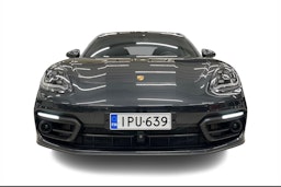 Harmaa Porsche Panamera 2022 kuva 4.