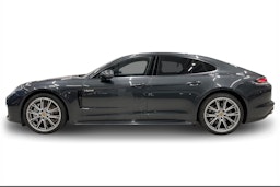 Harmaa Porsche Panamera 2022 kuva 5.