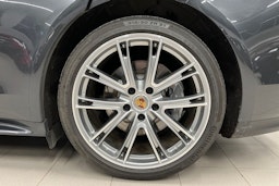 Harmaa Porsche Panamera 2022 kuva 10.