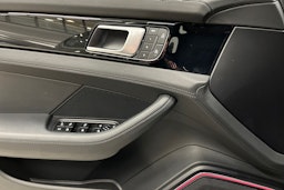 Harmaa Porsche Panamera 2022 kuva 14.