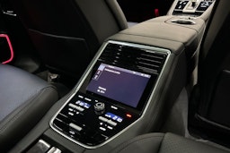 Harmaa Porsche Panamera 2022 kuva 17.