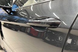 Harmaa Porsche Panamera 2022 kuva 19.