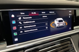 Harmaa Porsche Panamera 2022 kuva 20.