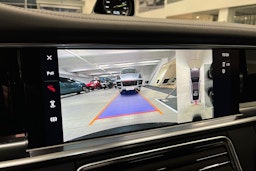 Harmaa Porsche Panamera 2022 kuva 21.