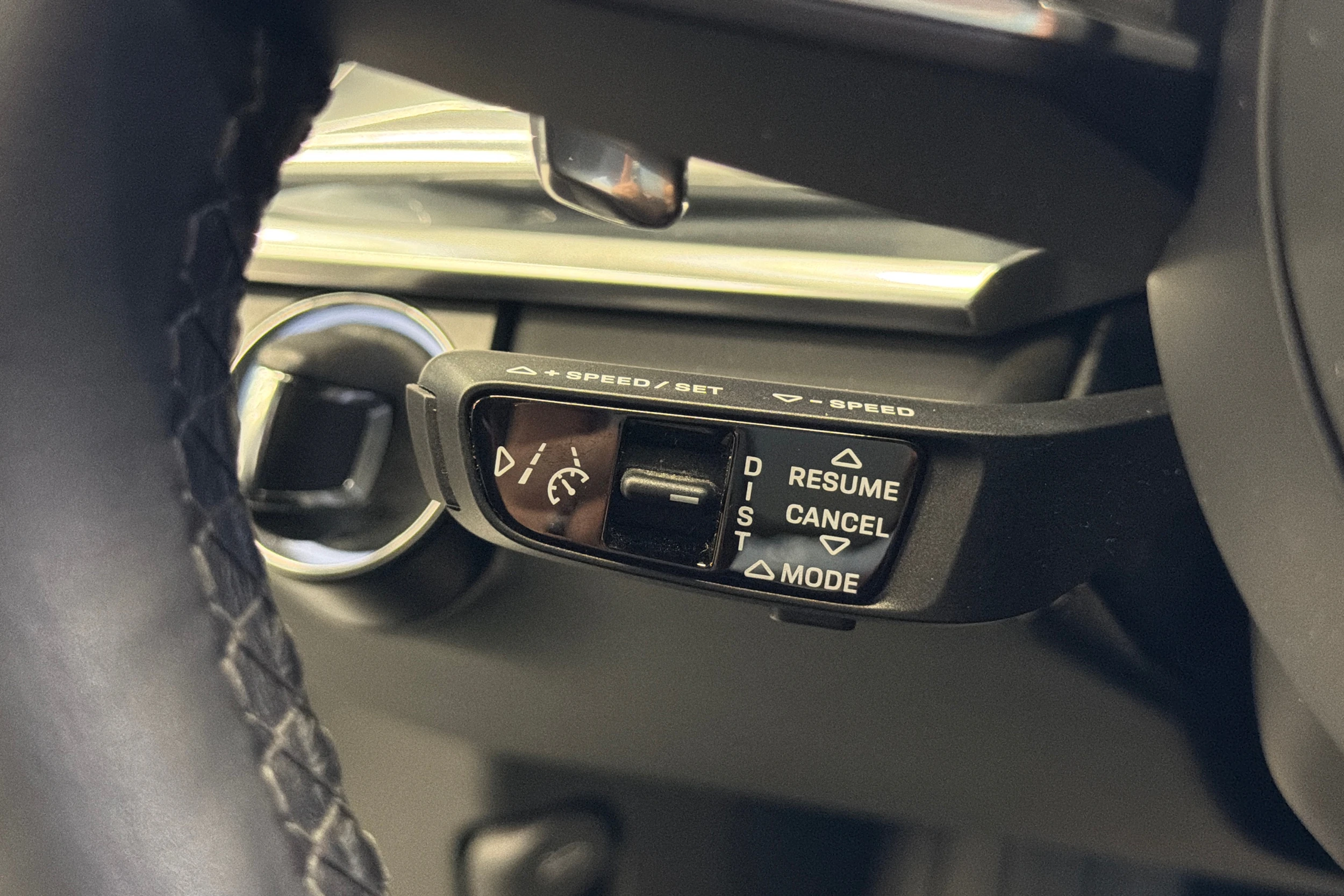 Harmaa Porsche Panamera 2022 kuva 25.