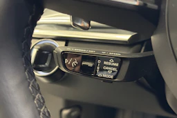 Harmaa Porsche Panamera 2022 kuva 25.