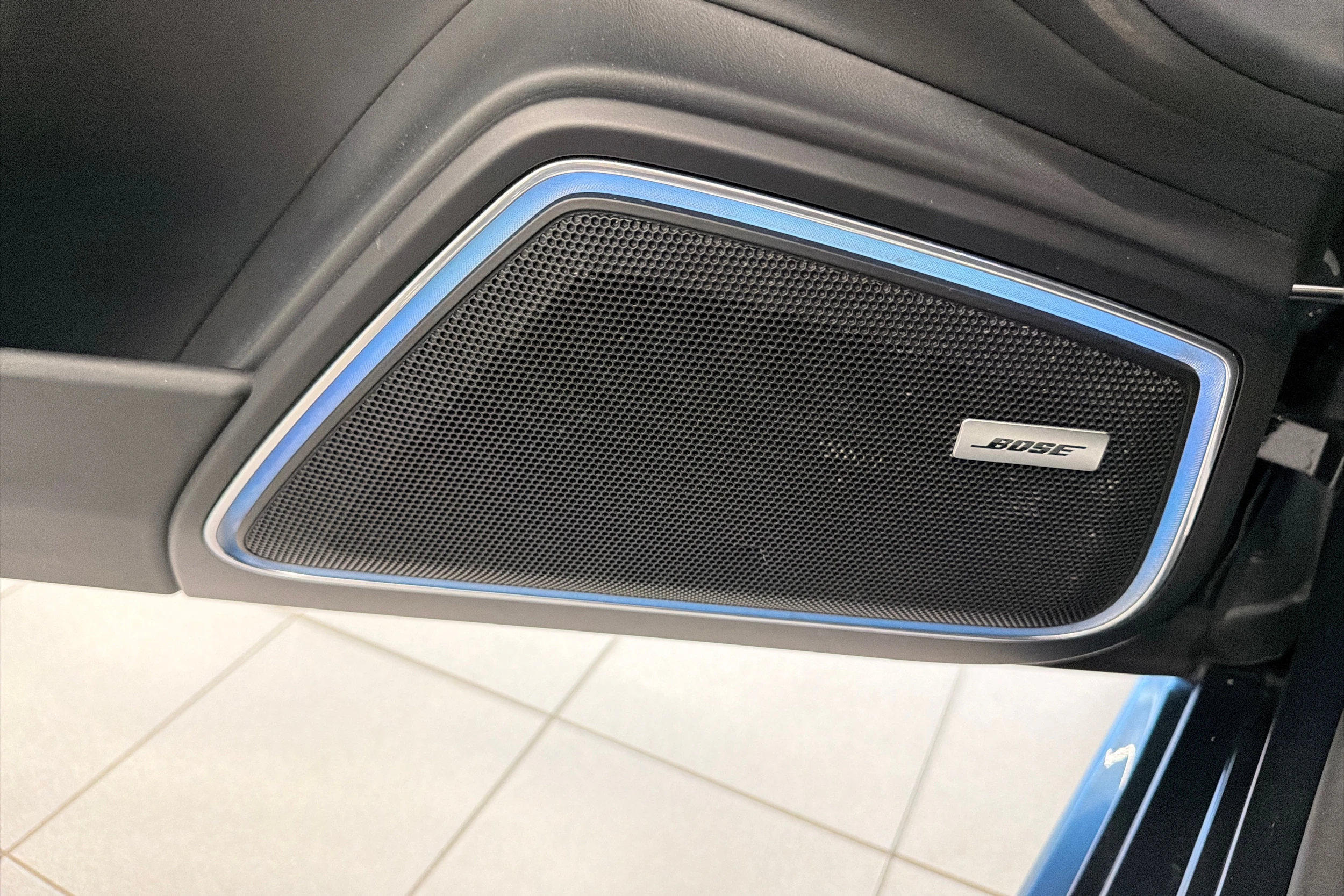 Harmaa Porsche Panamera 2022 kuva 26.